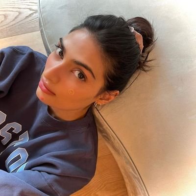 manmarziiyaan's profile picture. im a lot of sometimes. 📚: 84/80