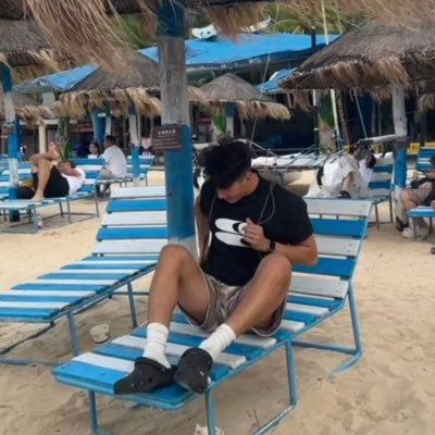 birth3369's profile picture. 自用VPN ⬇️