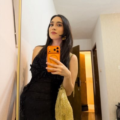 aleeternod's profile picture. are we exploring the universe or exploring ourselves? | fortis fortuna adiuvat | Miss Hyphenate for ya’ll