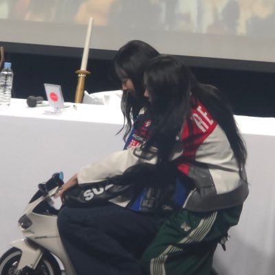 djiejf858's profile picture. 