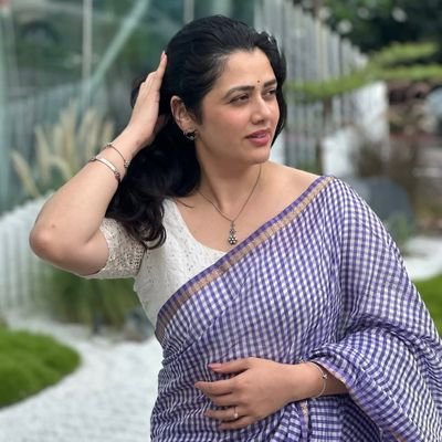 Girijaa_oak's profile picture. This Account is not affiliated with girija oak. This is a fan page .