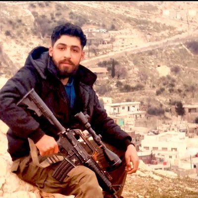 xxlv187's profile picture. دمشقي || مؤمن ببسط اليد لكن هذا وقت الإيمان بالقبضة.