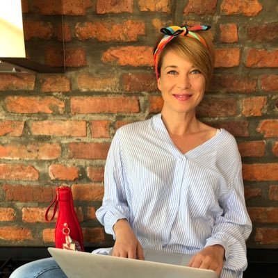 lisicamica's profile picture. PRovka, kolumnistka in ljubiteljska kuharica. Avtorica bloga https://t.co/71lK8esHGz.