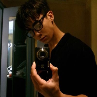 romanticgov's profile picture. 