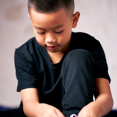 makarioske's profile picture. in·​ge·​nious | \ in-ˈjēn-yəs 
: marked by originality, resourcefulness, and cleverness in conception and/or execution

Synonyms
clever, creative, imaginative