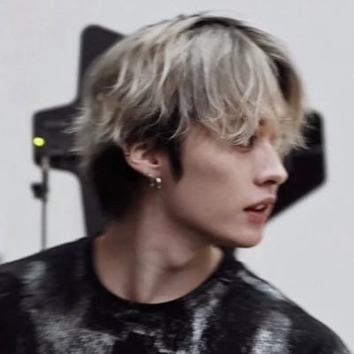 hallofCB97's profile picture. — #chrisvoice: “Gracias por apoyarme todos estos años” ♡