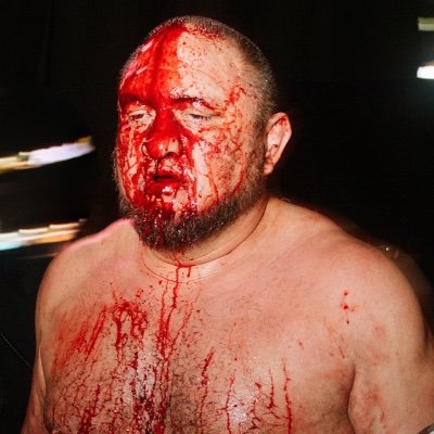gazingmyshoe's profile picture. spurs, pro-wrestling, and shoegaze ☭