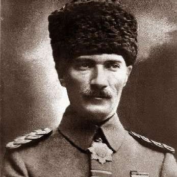 SELCUKTASALI's profile picture. Ekonomi, Siyaset hakkında Okur / Düşünür / Yazar -Dijital İçerik Üreticisi , Politik görsel ve video  üretici. Siyasal İletişimci/ Siyaset Stratejileri Analisti