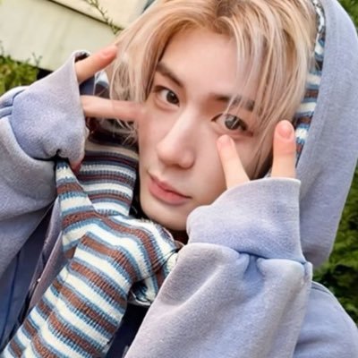 snuggle__cat's profile picture. Baking cookies with Marseille! 🍪