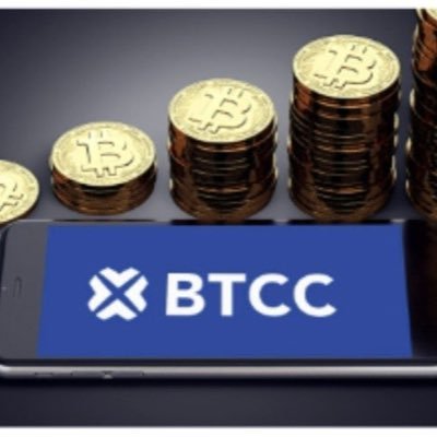 moonunderwrag's profile picture. 