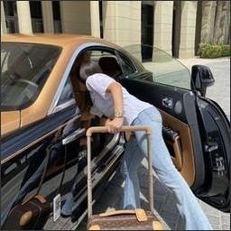 Toman621699's profile picture. The moon understands what it means to be human.