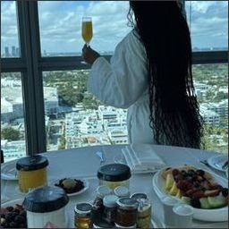 Kokot114135's profile picture. Life isn’t perfect but your makeup can be.