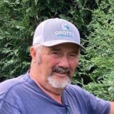 SpazzyAubergine's profile picture. The name's aubergine..
spasticated aubergine 🍆