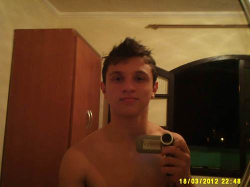 Leonino , 16 anos , e as outras coisas só conhecendo por si proprio haha