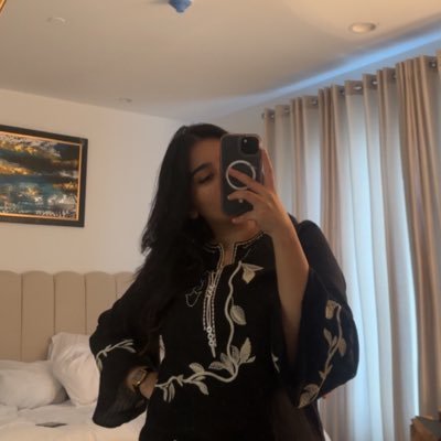 anaaresistanam's profile picture. for shits and giggles