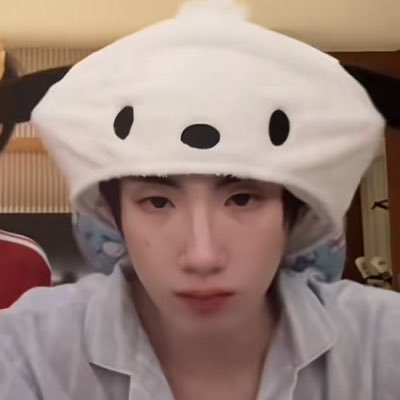 itsmemeawaoey's profile picture. ♡ — @phutatchai (🐰)𝜗𝜚