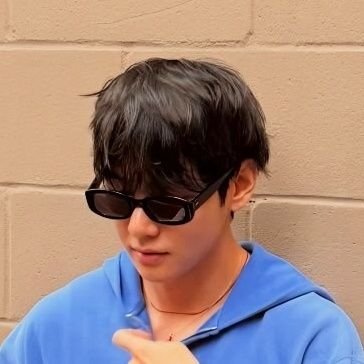 kthvord's profile picture. freddie mercury truther