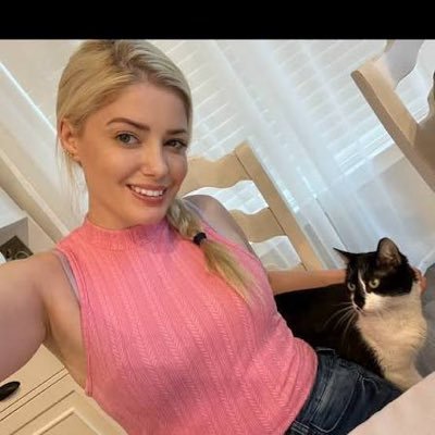 amy_youman's profile picture. I love my personality 😘😘💕