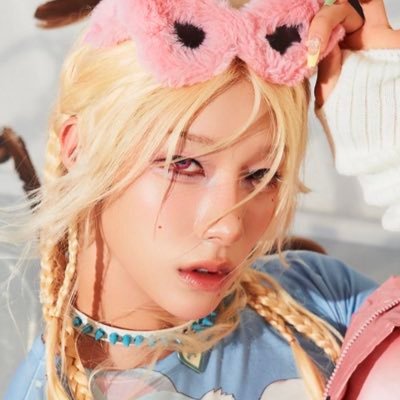 mingkikon's profile picture. ㅤ. . . sandara park has left the chat