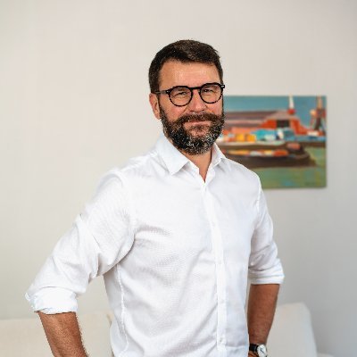 koztoujours's profile picture. Avocat, essayiste, chroniqueur pour La Croix, bénévole en soins palliatifs (et heureux père de famille)
https://t.co/0PlVwwvykj