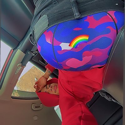 Creammonit's profile picture. 💰💸 gets my attention.