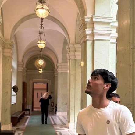 AumSohoni's profile picture. I make games to pay my bills 🎮 , Computer Science Undergrad , Comic Book and Movie Geek 🦸