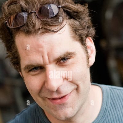 Tropii_fighter's profile picture. Mes tweets sont engagés mais angleterre c’est pas sifflé. Ça parle foot , boxe et politique.