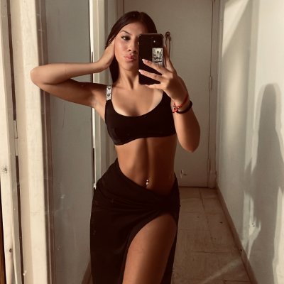 aishahg__'s profile picture. Sweet.....until you look closer
No limits behind the link ↓