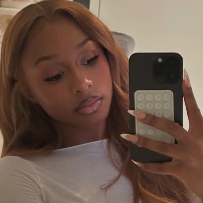 ANDREWG4RFlELD's profile picture. 