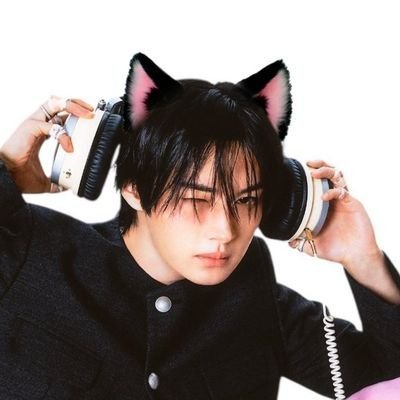 _lyneho's profile picture. 