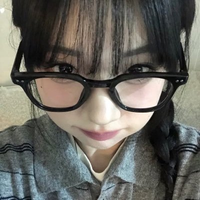 lweilec's profile picture. 