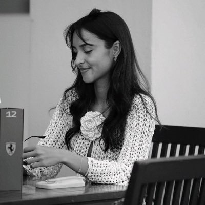 studyvelour's profile picture. 🍶 going with the idea that nothing can stop me.