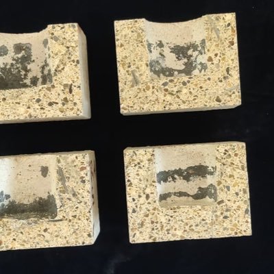 RefractoryTwt's profile picture. 