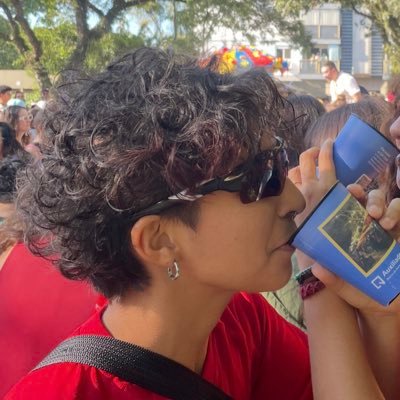 bichaliteraria's profile picture. não binerios são misterios