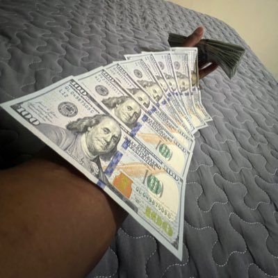 zvisineii's profile picture. 