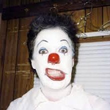 Parker -Fã Numero 1 da Palhaço Corporation- Profile