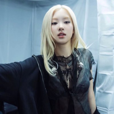 Perpeem_'s profile picture. เพอร์พีม 🐱🐶| You don’t want me into fire then don’t run into fire @qppxxth