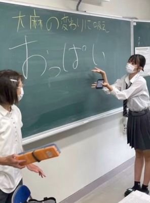 dz_csn's profile picture. 