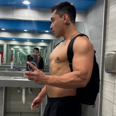 PabloKinngg's profile picture. 27 verse Latino 18+/ 1st month 65% ⬇️    https://t.co/o4DWHch6hq
