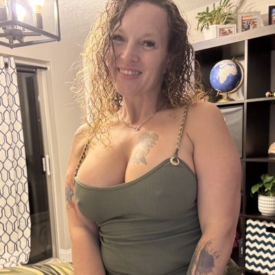 EllenSaara9154's profile picture. stars can’t shine without darkness