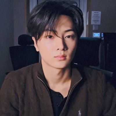kissaseong's profile picture. I fucking love jay 😓                                                        Have a good time together 🌑 @heekolazz
https://t.co/MbUENrncld