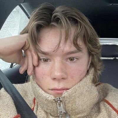 zlotyest's profile picture. I'm just a concept pulled out of #jeffsatur and #agustd 's mind