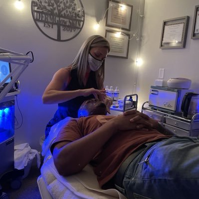 FaveFave1993's profile picture. Massage Therapist Manager focused on wellness, quality service, and smooth operations. I create a calm space where clients get the best care every time.