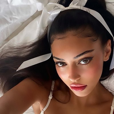 izzylighwood's profile picture. landon king the protagonist.