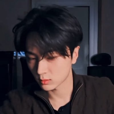 proudpjs's profile picture. 