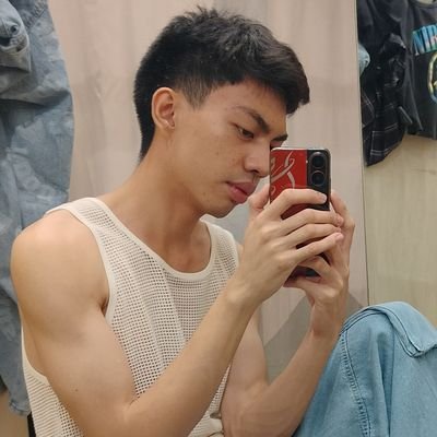 sourrgummybear's profile picture. ༼༎ຶ ۝ ⁠༎ຶ⁠༽