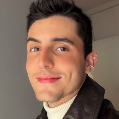 castellanosan's profile picture. Distinguido y hermoso twittero con un podcast donde soy propietario de opiniones varias 🍑 @nimeladilles_