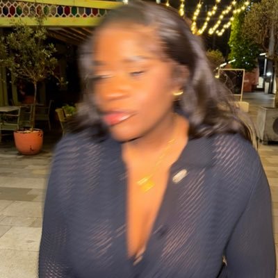 TeeeeeeeeVeee's profile picture. Just a girl …Citeh,Coffee and Very Delusional