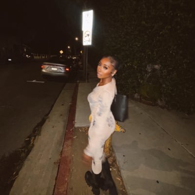 baniyah_'s profile picture. 