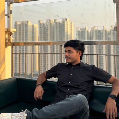 Sudhanshu_p24's profile picture. 𝐂𝐚𝐥𝐦 𝐦𝐢𝐧𝐝, 𝐜𝐡𝐚𝐨𝐭𝐢𝐜 𝐝𝐫𝐞𝐚𝐦𝐬 ☁️⚡